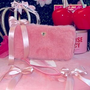 🩷🎀 Blush kiss pink fluffy double zip wallet